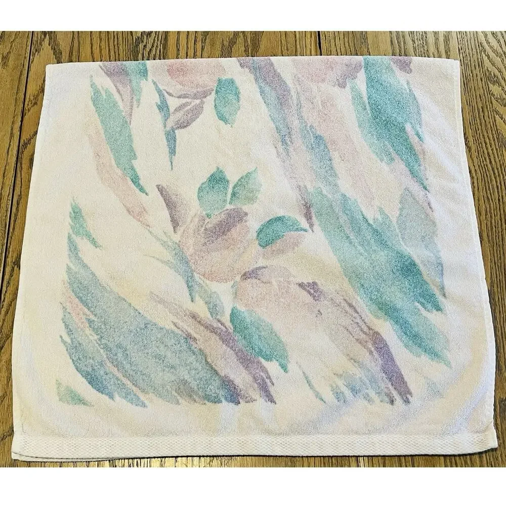 Croscill Bath Body Towel 80s Pastel Pink Green Geometric Abstract Shabby Chic Br